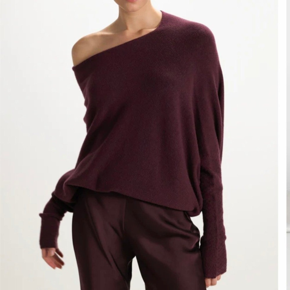 Jaki London Womens One Size Asymmetric Poncho Sweater  Plum Purple Knit